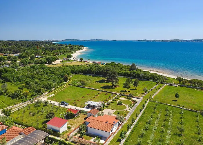 Traumhafte Strandfinca Mit Eigenem Zugang Zum Und Klima, Wlan, Bbq Semesterbostad Peroj