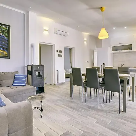 Vikendica Traumhafte Strandfinca Mit Eigenem Zugang Zum Und Klima, Wlan, Bbq
